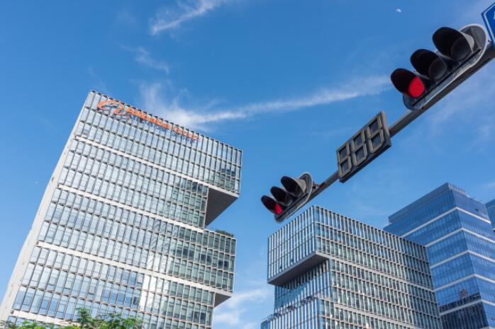 這個(gè)教師節(jié)，阿里張勇時(shí)代正式落幕：最拼CE